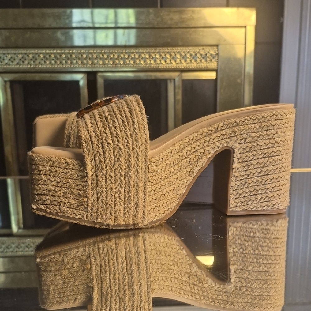 Woman's sandal